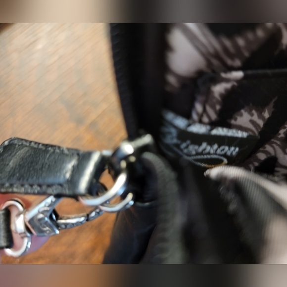 Brighton iPad Case Cover or Purse with crossbody shoulder strap - Picture 4 of 4